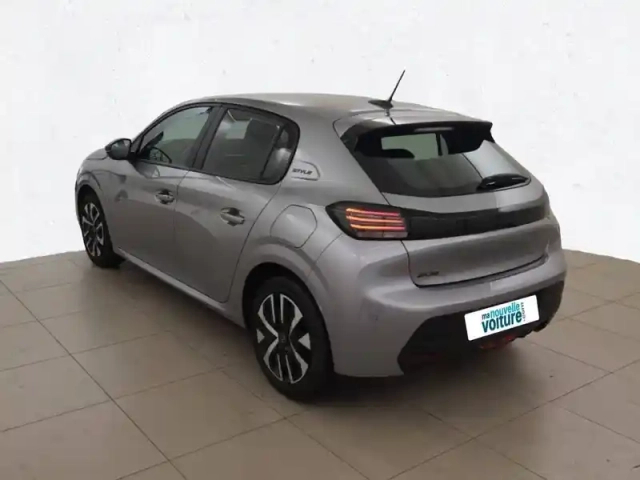 Peugeot 208 100 s&amp;s bvm6 — photo 30