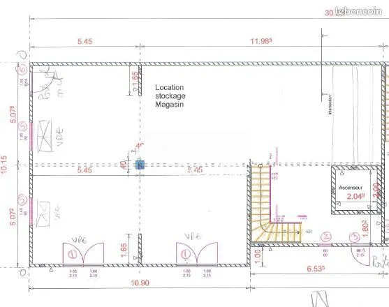 Local 140 m² Saint-Genis-Pouilly