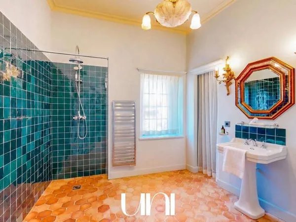 Maison 9 pièces 305 m²