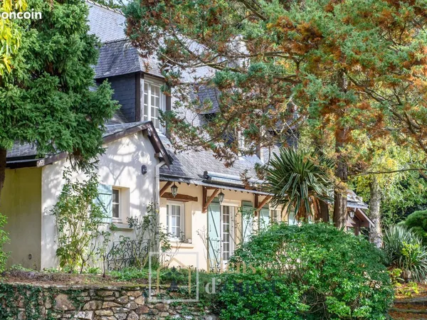 Propriété 10 pièces 230 m²