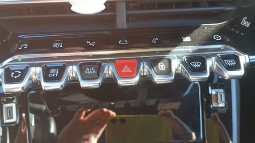 Peugeot 2008 1.2 Puretech 155 EAT8 - Gt Pack – 2022 – 52249 km – Essence – Boîte Automatique — photo 34