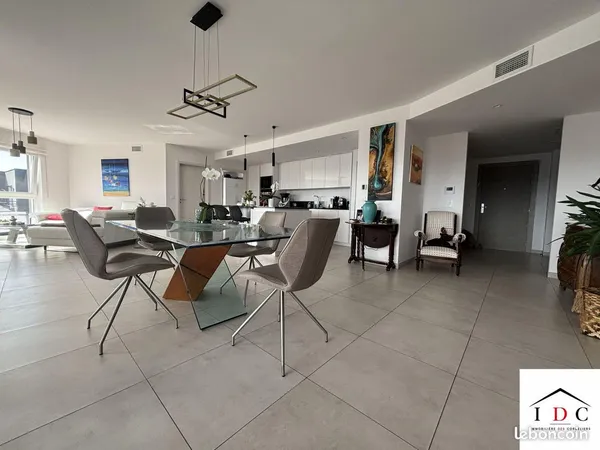 Appartement 5 pièces 144 m²