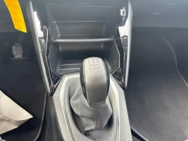 Peugeot 208 puretech 75 s&amp;s bvm5 style — photo 22