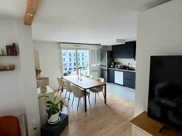 Appartement T2 bis 53m2 Chartrons, dernier étage, balcon, parking