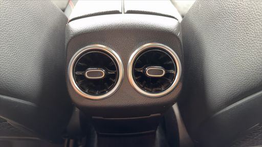 Mercedes Classe CLA Coupe 2.0 200D 150 - AMG Line – 2019 – 109000 km – Diesel – Boîte Automatique — photo 19