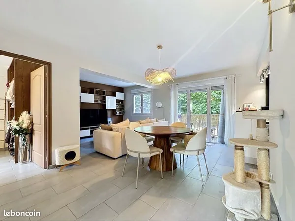 À louer - Beau 3 pièces de 67 m² avec balcon et cave, idéalement situé à 8 min à pied de la gare (RE