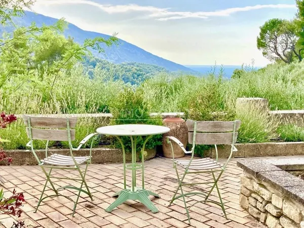 À vendre à Oppède le Vieux