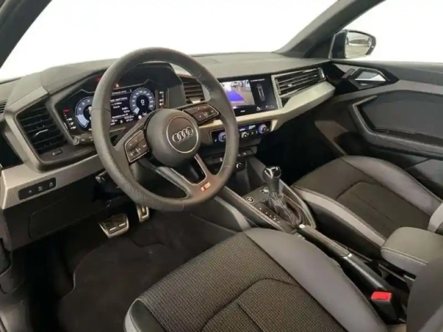 Audi A1 30 tfsi 116 ch s tronic 7 s line — photo 9
