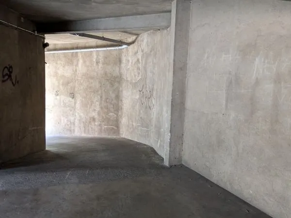 Grand garage fermé 25m2 quartier Chalets Toulouse centre