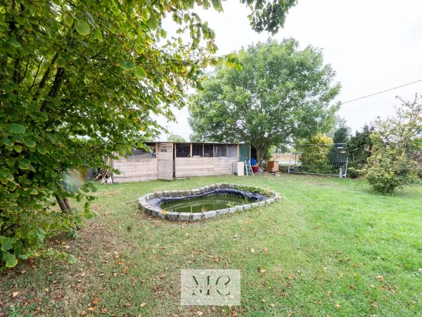 Maison semi individuelle 3 chambres, bureau, grand jardin, g