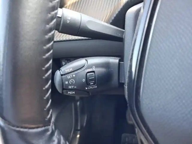 Peugeot 208 puretech 75 s&amp;s bvm5 — photo 16