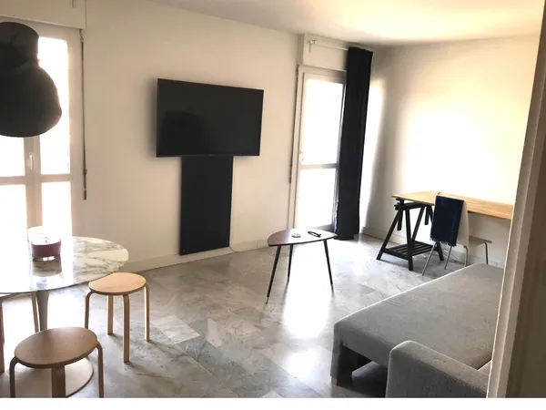 Vends beau T2 avec balcon et parking - Centre Aix-en-Provence