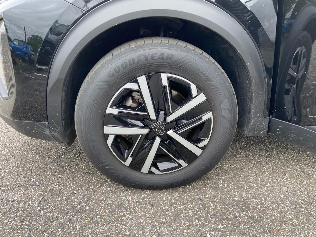 Peugeot 2008 hybrid 136 e-dcs6 style — photo 11