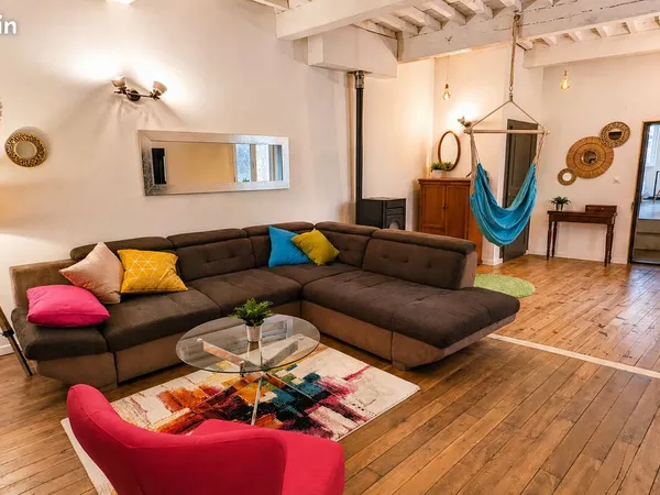 Belle chambre meublée DISPO, dans une maison de ville rénovée, proche TRICASTIN
