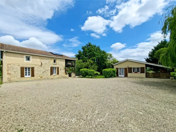 Maison 11 pièces 225 m²