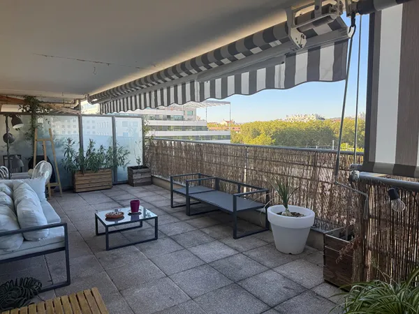 À LOUER - Magnifique T3 meublé de 69 m² avec grande terrasse et vue d'exception | Villeurbanne (Rue 