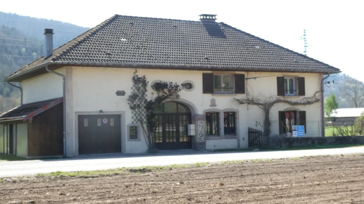 Photo 1