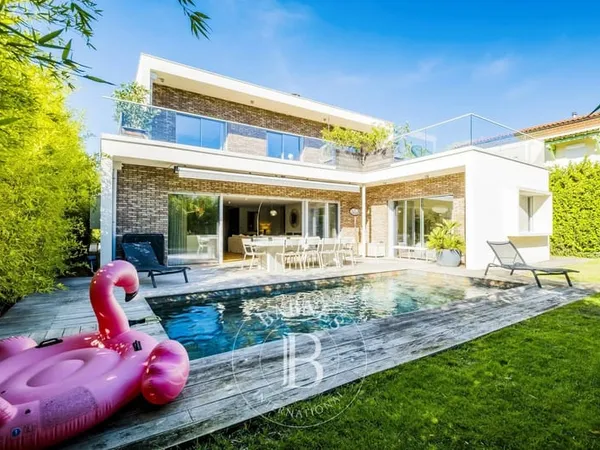 Le Bouscat - Maison d'Architecte de 201 m² - Jardin - Piscine - Garage