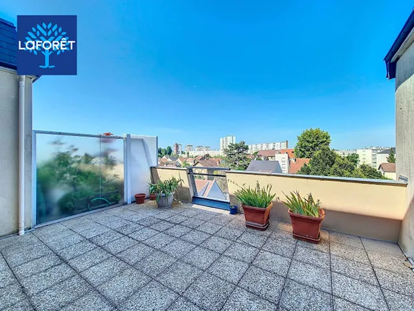 APPARTEMENT AVEC TERRASSE