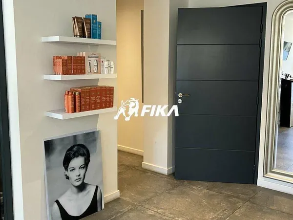 Local professionnel 134 m²