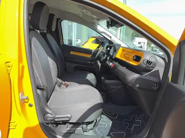 Renault Twingo e-tech electrique 80 ch autonomie urbaine — photo 14