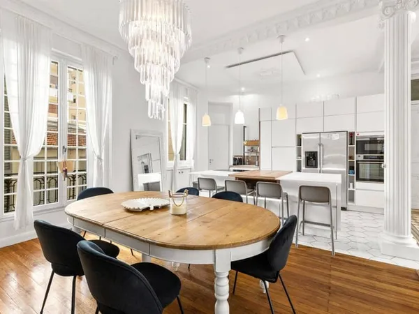 Appartement 5 pièces 148 m²
