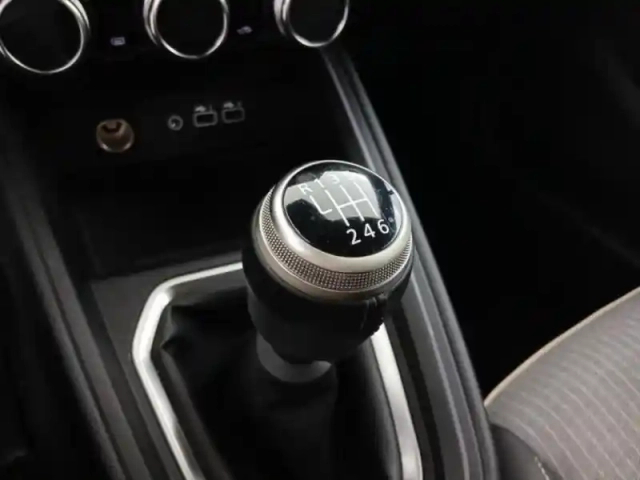Renault Clio 1.0 tce 90ch techno - 25 — photo 15