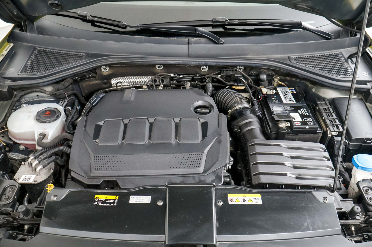 Volkswagen T-Roc — photo 32