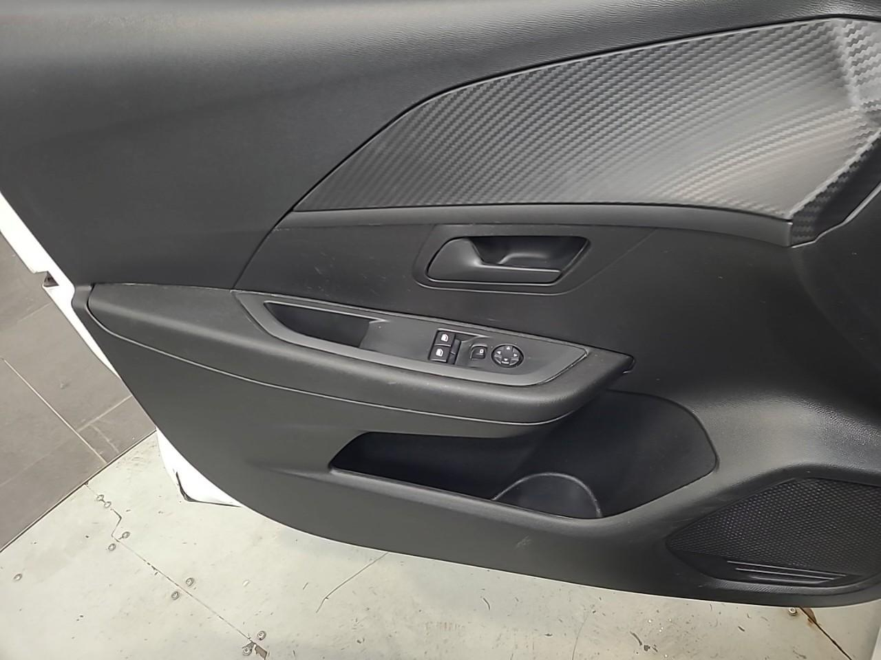 Peugeot 208 bluehdi 100 s&s bvm6 premium — photo 25