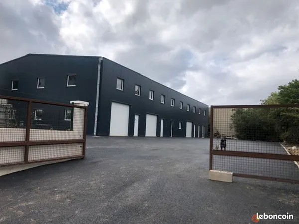 Local 46 m² ROGNAC