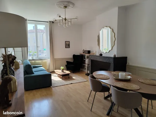 Appartement traversant de caractère - 67,6 m2 - 2 chambres
