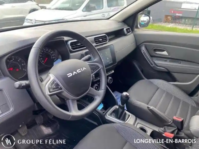 Dacia Duster 1.0 eco-g 100ch journey + 4x2 — photo 13