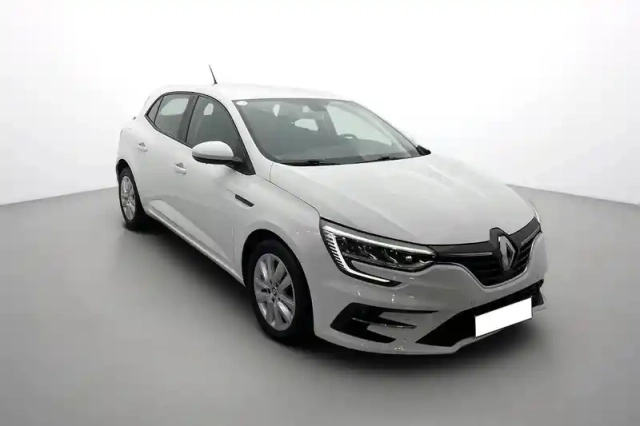 Renault Megane iv berline tce 140 edc — photo 16