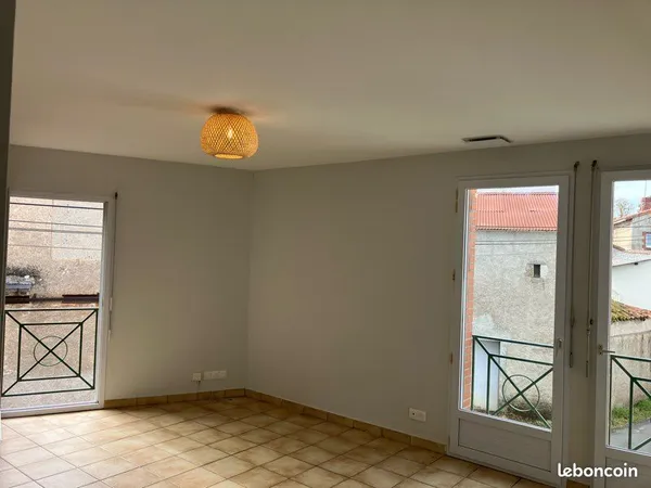 Loue T2 45m2 Clisson centre ville