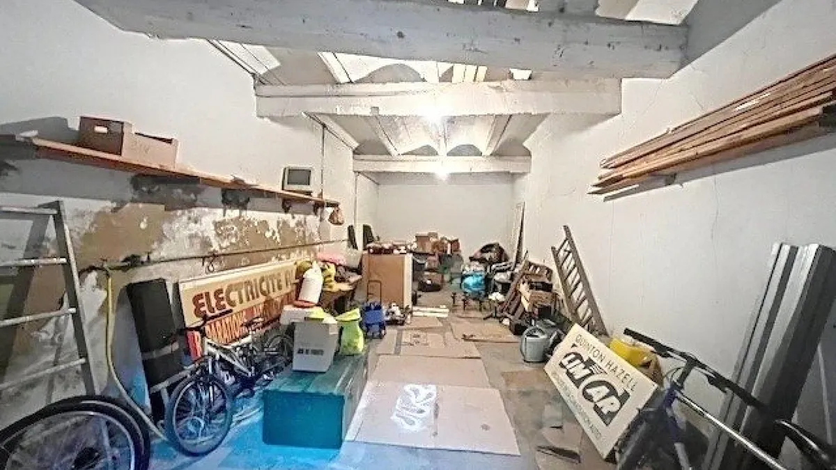 Photo 9