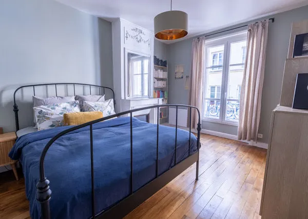3P de 49 m2 dans un passage calme place de Clichy