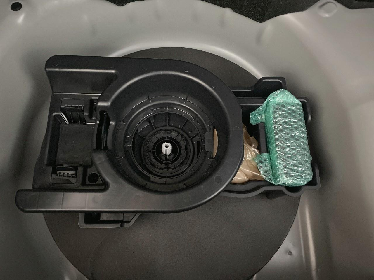 Peugeot 208 hybrid 145 ch e-dcs6 allure — photo 16