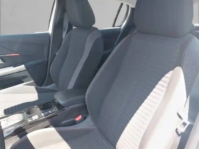 Peugeot 208 electrique 50 kwh 136ch — photo 11