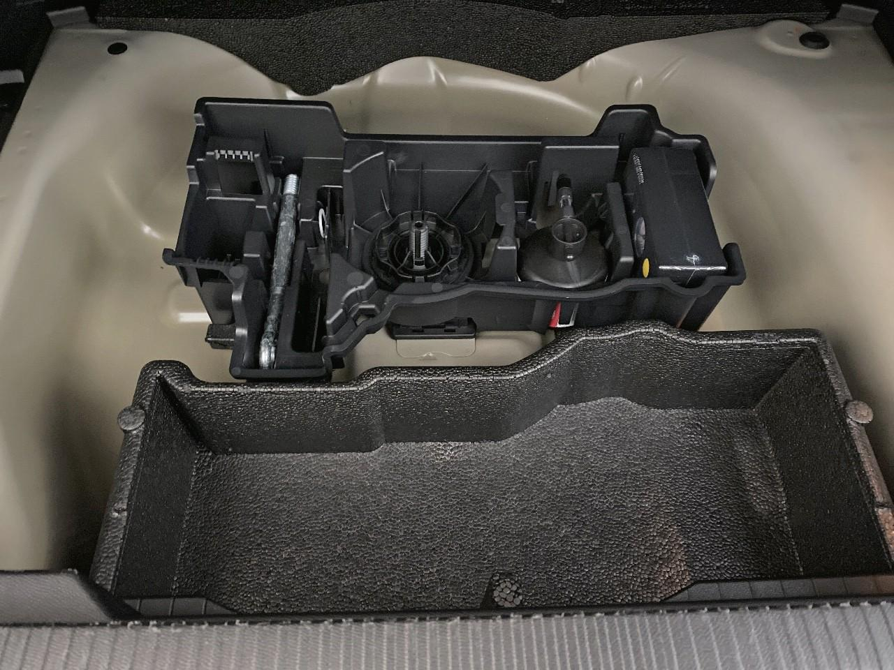 Peugeot 2008 hybrid 145 ch e-dcs6 allure — photo 16