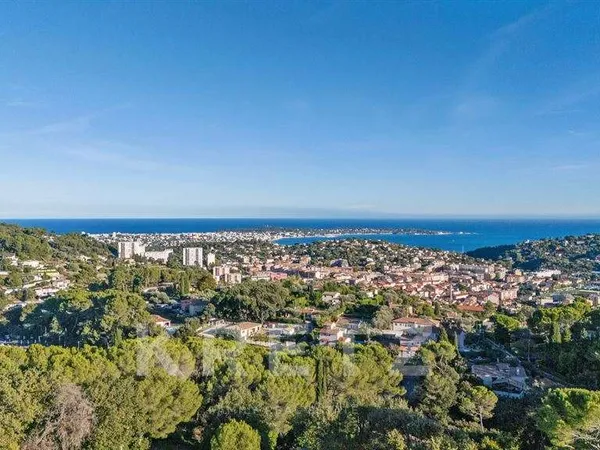 Maison 6 pièces 300 m²