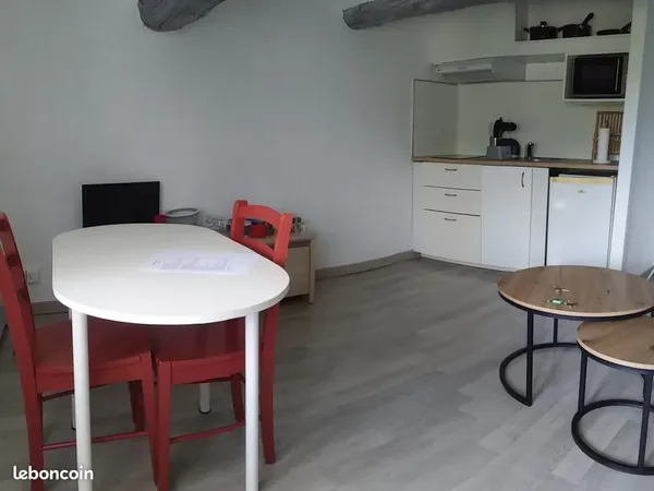 Studio meublé et équipé à Oraison