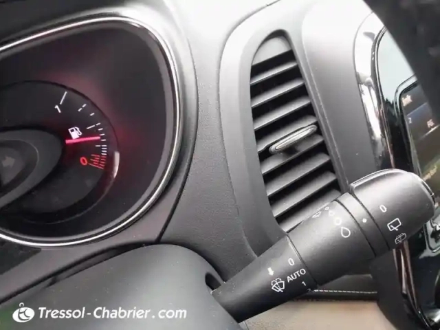 Renault Captur tce 150 fap edc initiale paris — photo 18