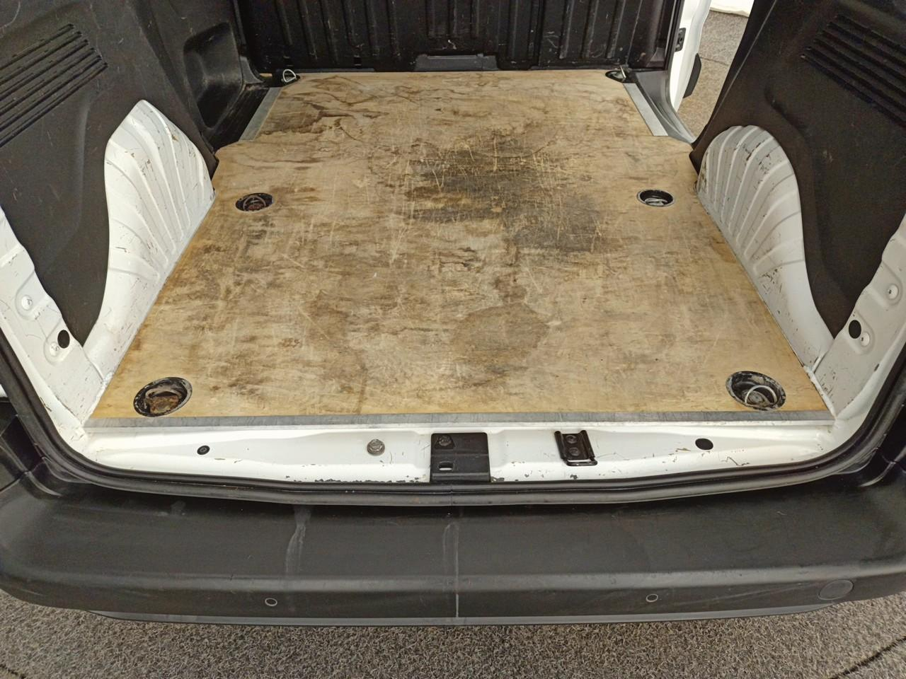 Peugeot Partner fourgon standard 650 kg bluehdi 100 s&s bvm5 premi — photo 30