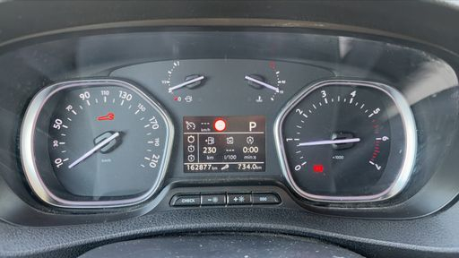 Toyota Pro Ace long 2.0 D-4D 177 BVA6 - Lounge – 2019 – 162877 km – Diesel – Boîte Automatique — photo 17