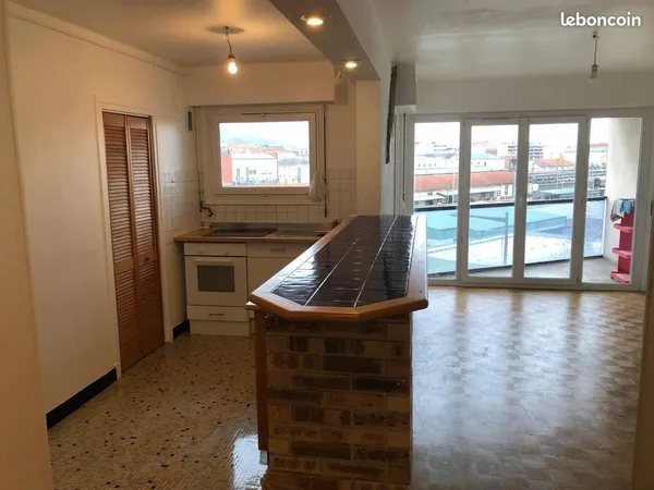 T2 rue Anatole France proche lycée facs