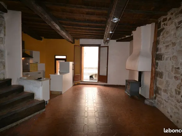 Maison de village avec terrasse
