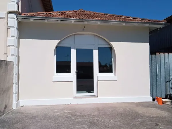 Local commercial 200 m²