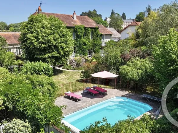 Maison 9 pièces 198 m²