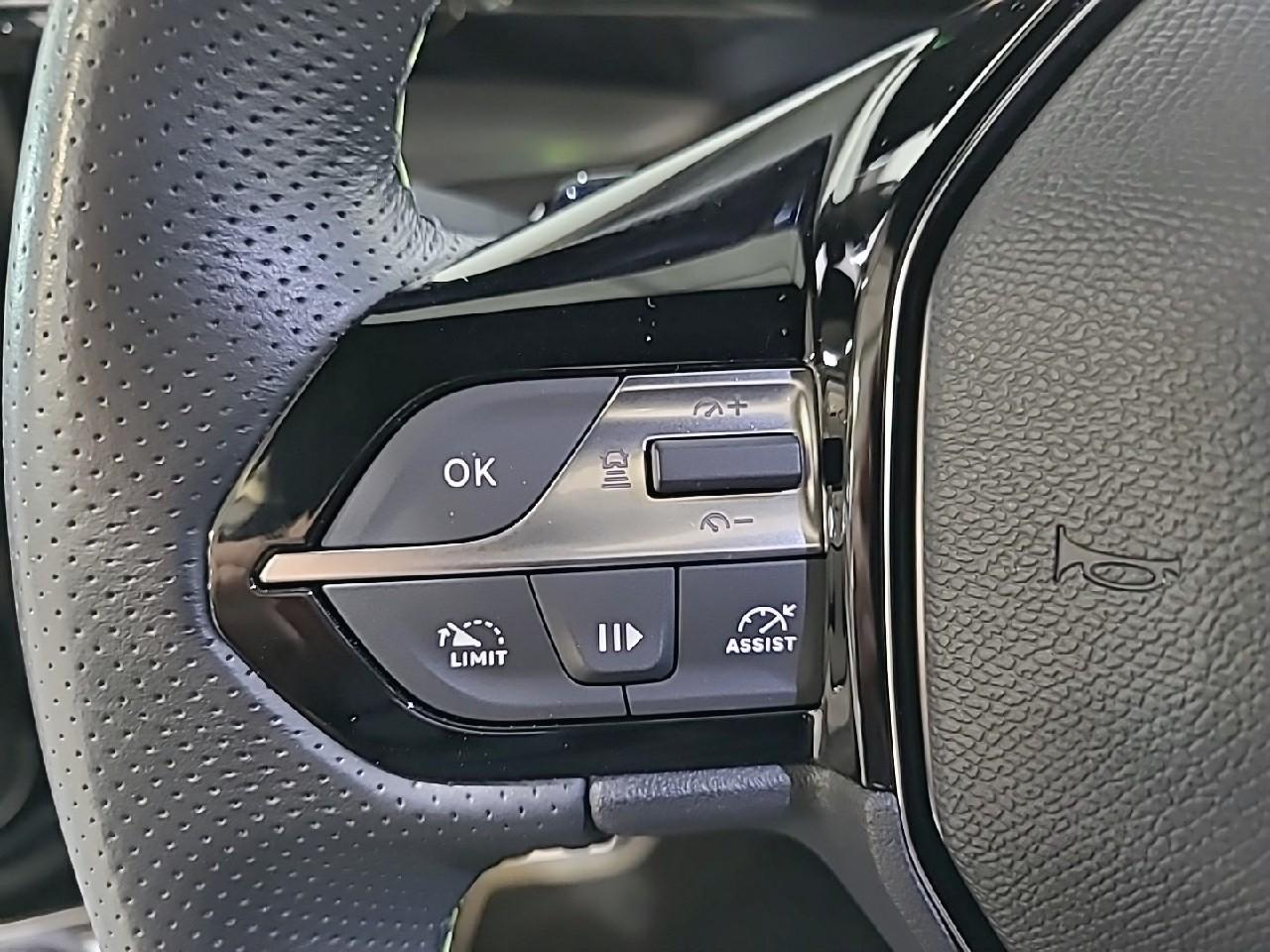 Peugeot 408 hybrid 136 e-dcs6 gt — photo 21