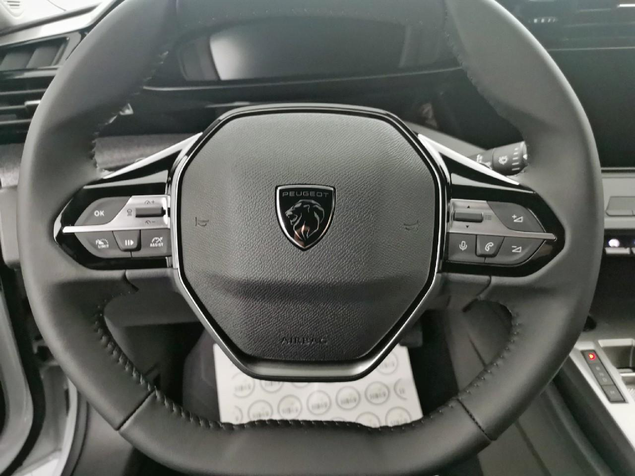 Peugeot 308 hybrid 145 e-dcs6 allure — photo 19